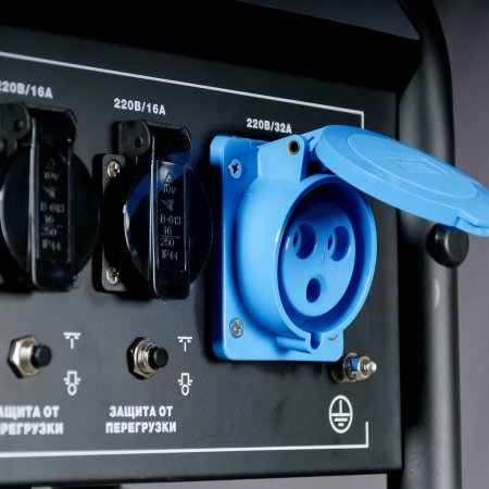 Бензиновый генератор с электростартером и коннектором автоматики FUBAG BS 7500 A ES в Мурманске фото